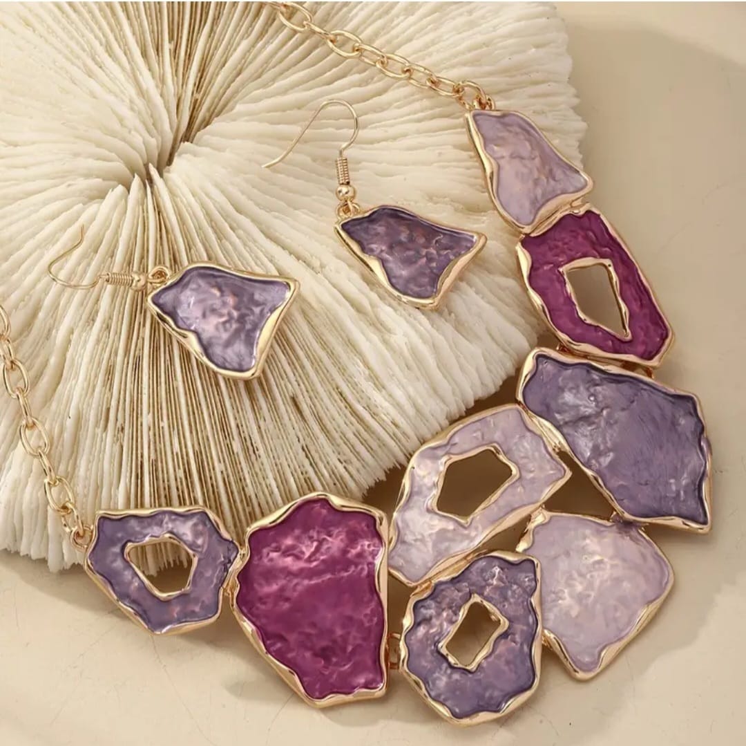 Purple jewelry set with gold trimming
