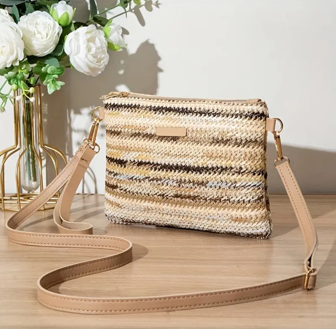 Multicolor woven handbag with leather strap in beige/brown undertones